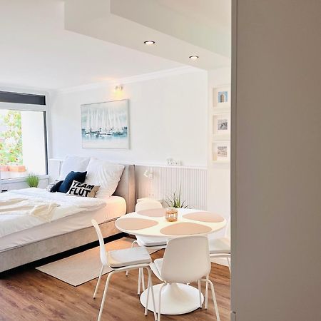 Neu - Frisch Renoviertes Ferienapartment "Waterkant" Büsum Esterno foto