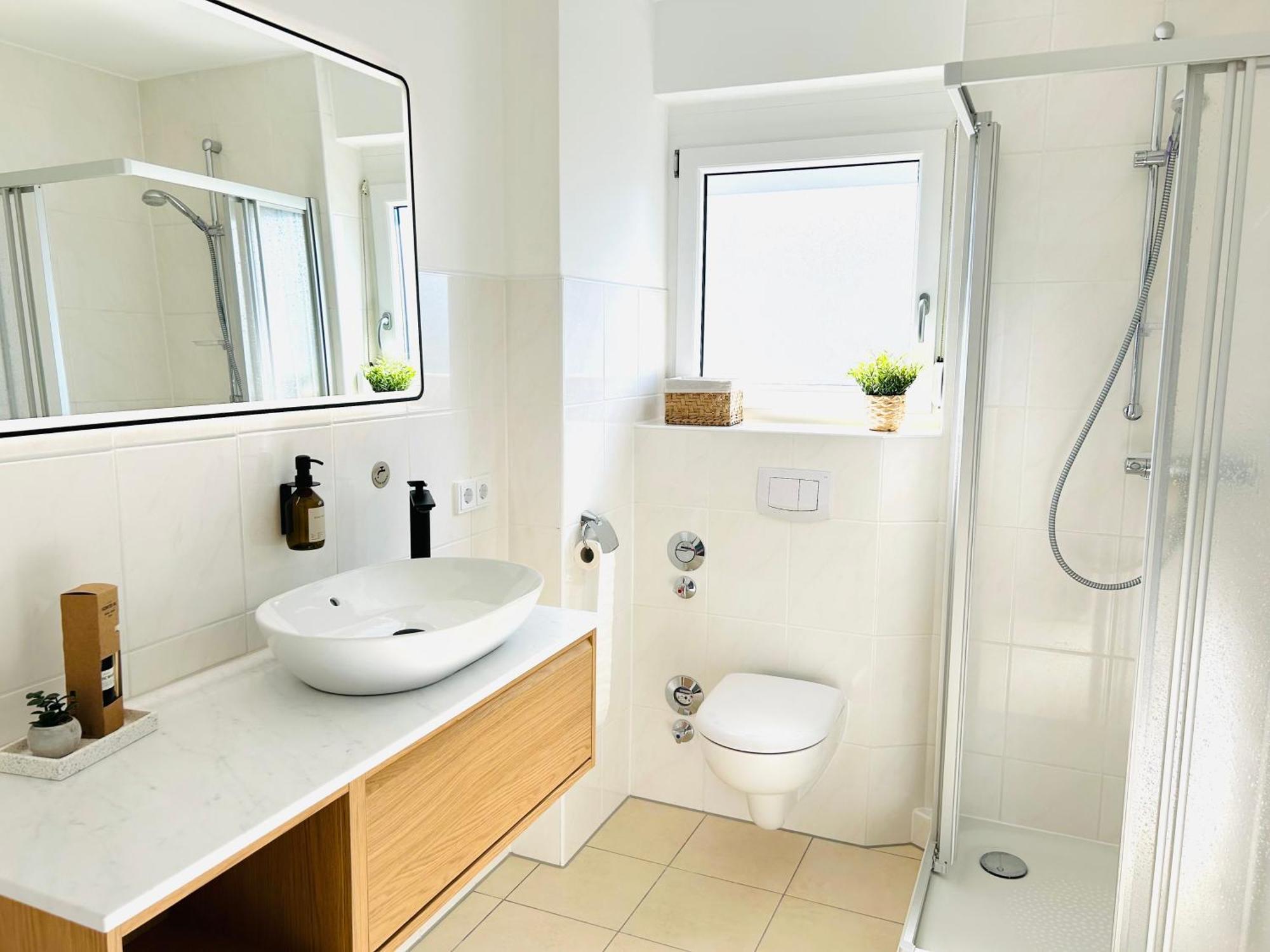 Neu - Frisch Renoviertes Ferienapartment "Waterkant" Büsum Esterno foto