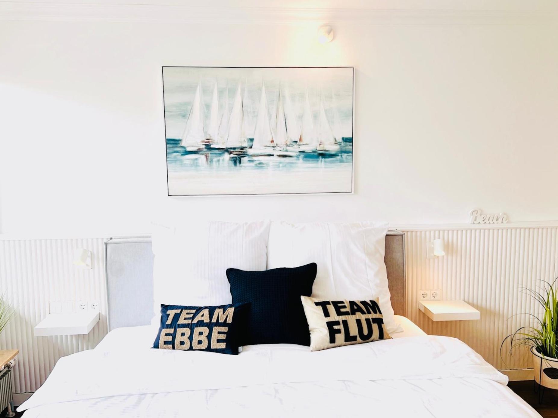 Neu - Frisch Renoviertes Ferienapartment "Waterkant" Büsum Esterno foto